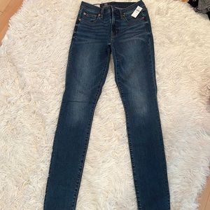 Gap True Skinny Mid Rise Jeans